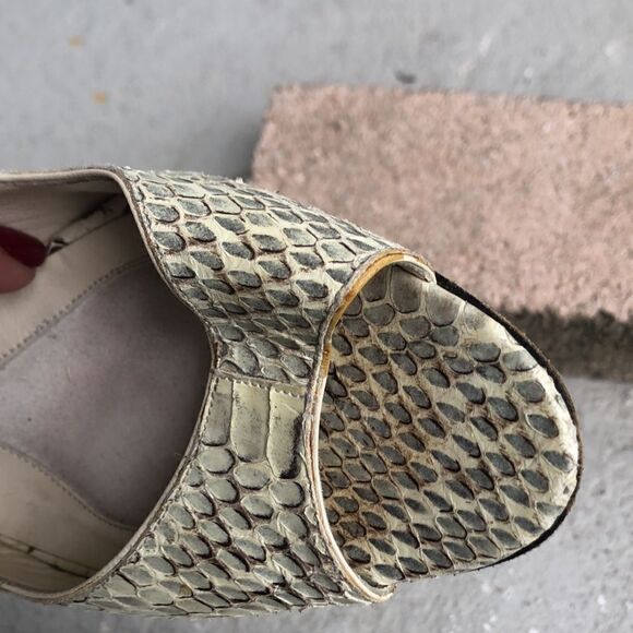 Brian Atwood Faux snake - Picture 9 of 11